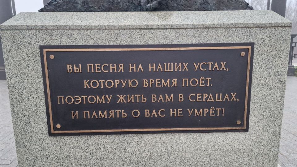 Иногда, в самые непростые времена случаются вещи, которые наполняют сердце надеждой и силой Иногда, в самые непростые времена случаются вещи, которые наполняют сердце надеждой и силой