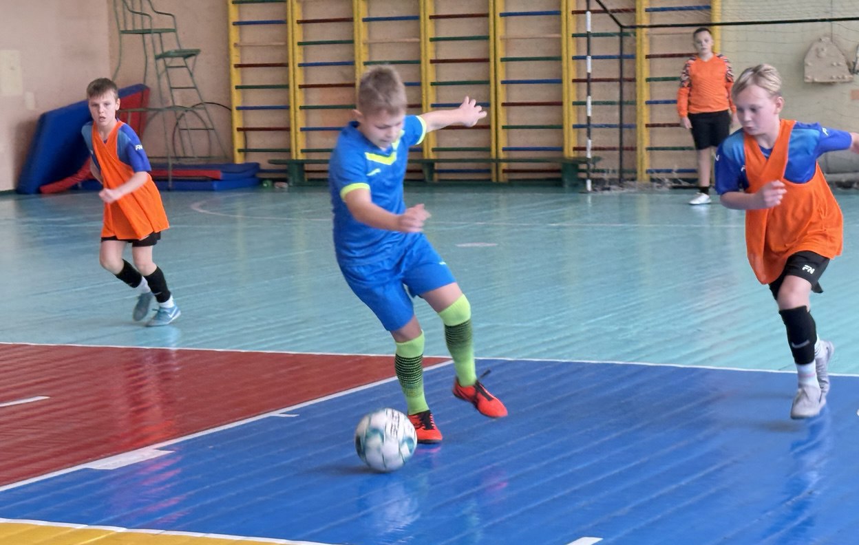 В Антраците состоялся традиционный Кубок по мини-футболу среди юношей 2014-2015 г.р., который был организован Администрацией округа совместно с депутатом Совета Антрацитовского МО Сергеем Алексеевым В Антраците состоялся традиционный Кубок по мини-футболу среди юношей 2014-2015 г.р., который был организован Администрацией округа совместно с депутатом Совета Антрацитовского МО Сергеем Алексеевым