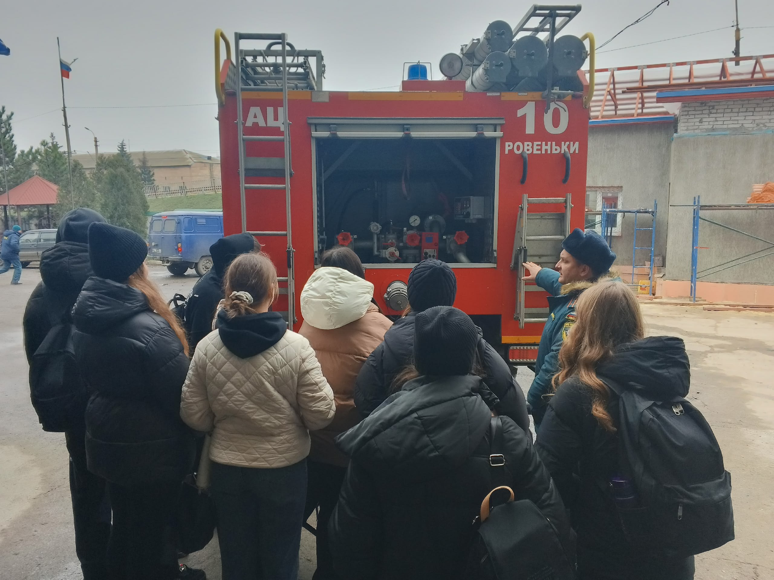Герои нашего времени: экскурсия в пожарной части! Герои нашего времени: экскурсия в пожарной части!