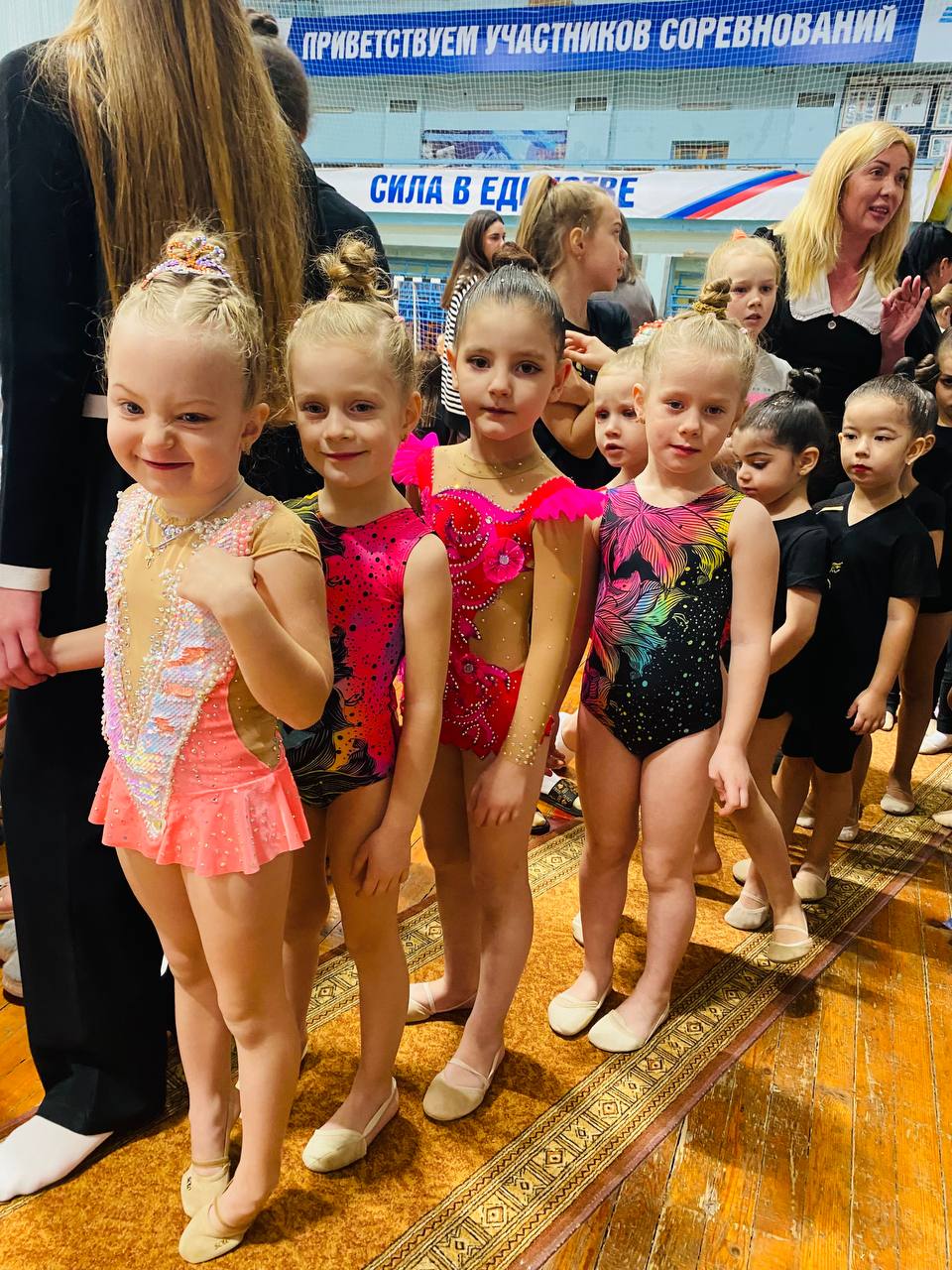 04–05.12.2025 в Луганске в 25-й раз прошёл традиционный открытый турнир по художественной гимнастике «Луганские зори», посвящённый памяти учредителя соревнований — Заслуженного тренера СССР Сенкевич Н.А 04–05.12.2025 в Луганске в 25-й раз прошёл традиционный открытый турнир по художественной гимнастике «Луганские зори», посвящённый памяти учредителя соревнований — Заслуженного тренера СССР Сенкевич Н.А