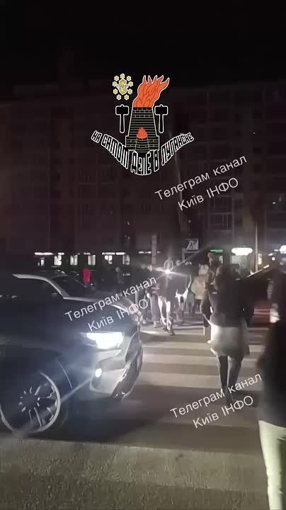 Киев. Люди перекрывают дороги в знак протеста против отключения электричества