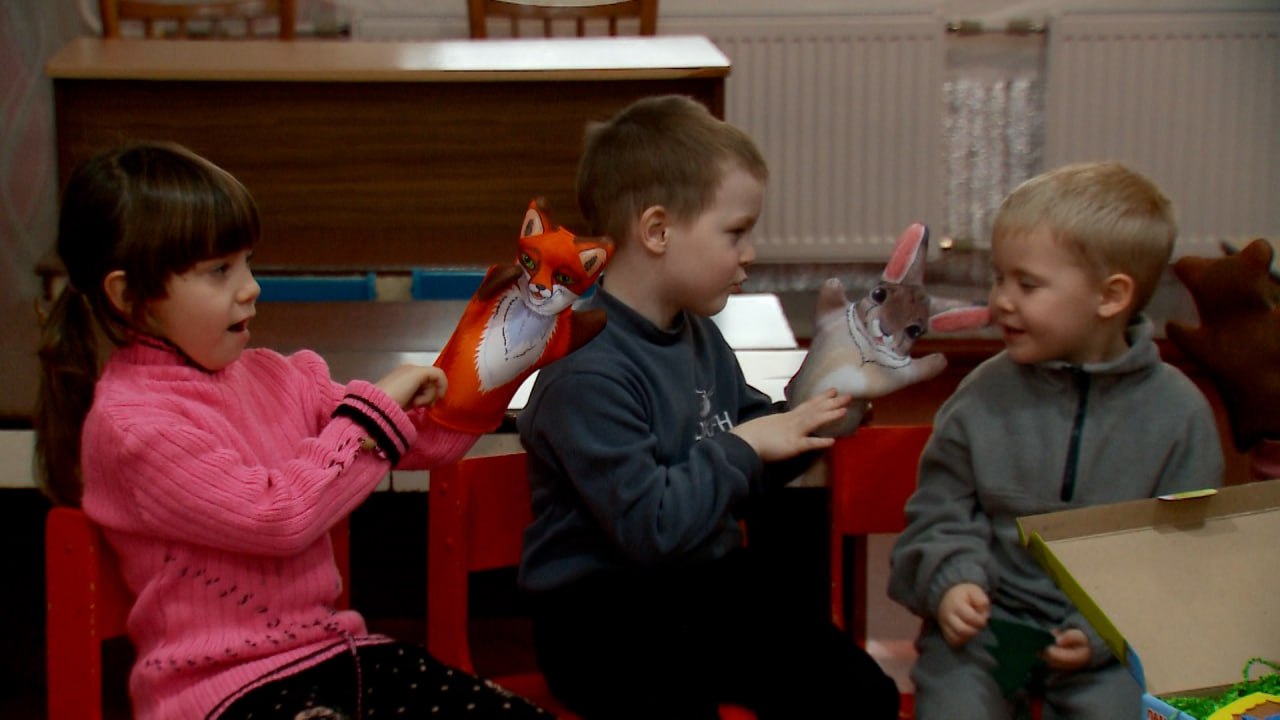 Воспитатели детского сада «Вишенка» п. Энгельсово Краснодонского округа искренне благодарят женское движение партии «Единая Россия» Тюменской области за подарки Воспитатели детского сада «Вишенка» п. Энгельсово Краснодонского округа искренне благодарят женское движение партии «Единая Россия» Тюменской области за подарки