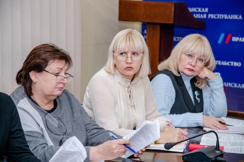 В Администрации Главы ЛНР обсудили актуальные вопросы профилактики коррупционных правонарушений В Администрации Главы ЛНР обсудили актуальные вопросы профилактики коррупционных правонарушений