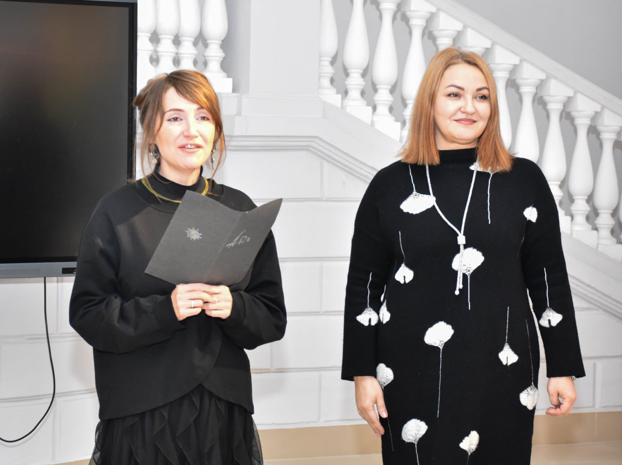 Искусство как оружие мира. В Луганской государственной академии культуры и искусств имени Михаила Матусовского 8 декабря открылась выставка «Искусство против терроризма» Авторами представленных работ стали студенты первого и... Искусство как оружие мира. В Луганской государственной академии культуры и искусств имени Михаила Матусовского 8 декабря открылась выставка «Искусство против терроризма» Авторами представленных работ стали студенты первого и...