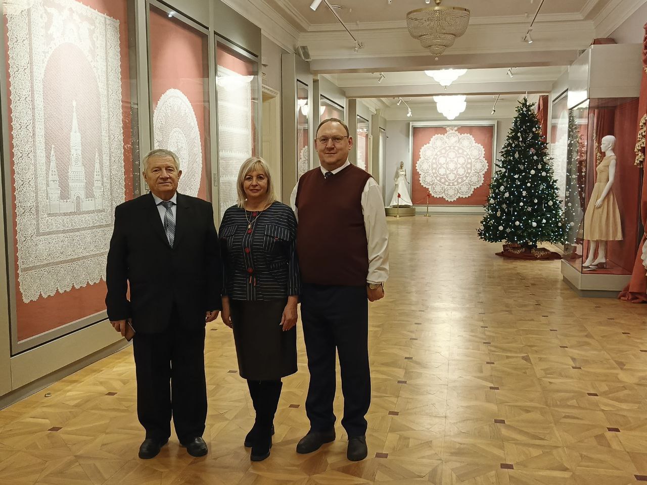 Заместитель председателя Совета Олег Радченко в составе делегации города Алчевска с рабочим визитом посетил Вологду Заместитель председателя Совета Олег Радченко в составе делегации города Алчевска с рабочим визитом посетил Вологду