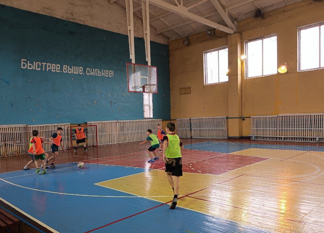 В Петровском прошел патриотический турнир по мини-футболу памяти летчика-героя Петра Рябцева В Петровском прошел патриотический турнир по мини-футболу памяти летчика-героя Петра Рябцева