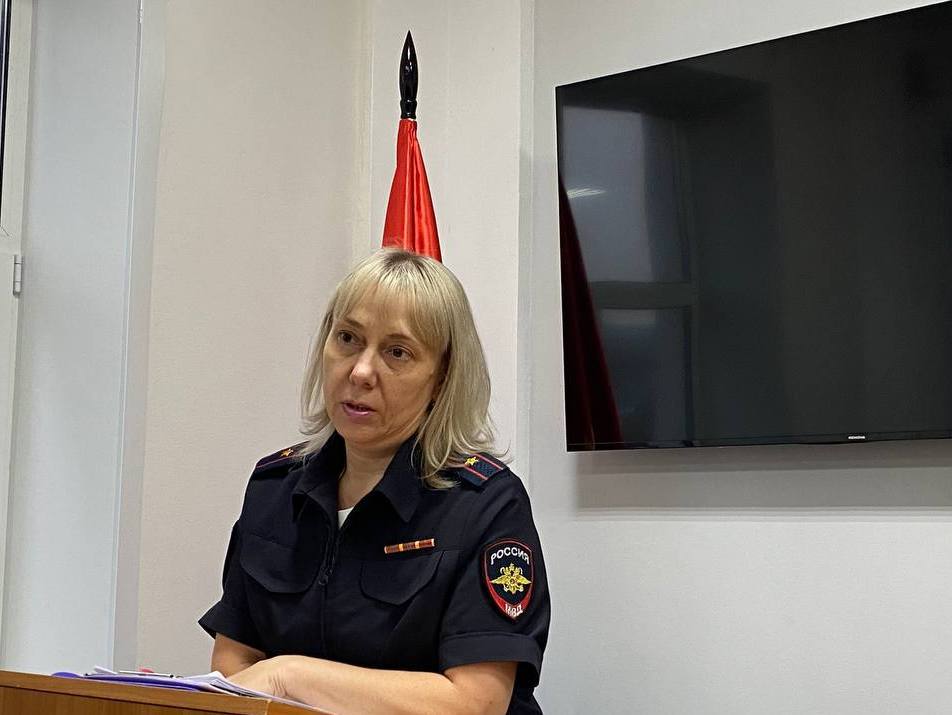 Марина Филиппова: На очередном совещании с сотрудниками Администрации Новоайдарского округа и руководителями подведомственных учреждений совместно с представителями ОМВД России «Новоайдарский» обсудили важные вопросы... Марина Филиппова: На очередном совещании с сотрудниками Администрации Новоайдарского округа и руководителями подведомственных учреждений совместно с представителями ОМВД России «Новоайдарский» обсудили важные вопросы...