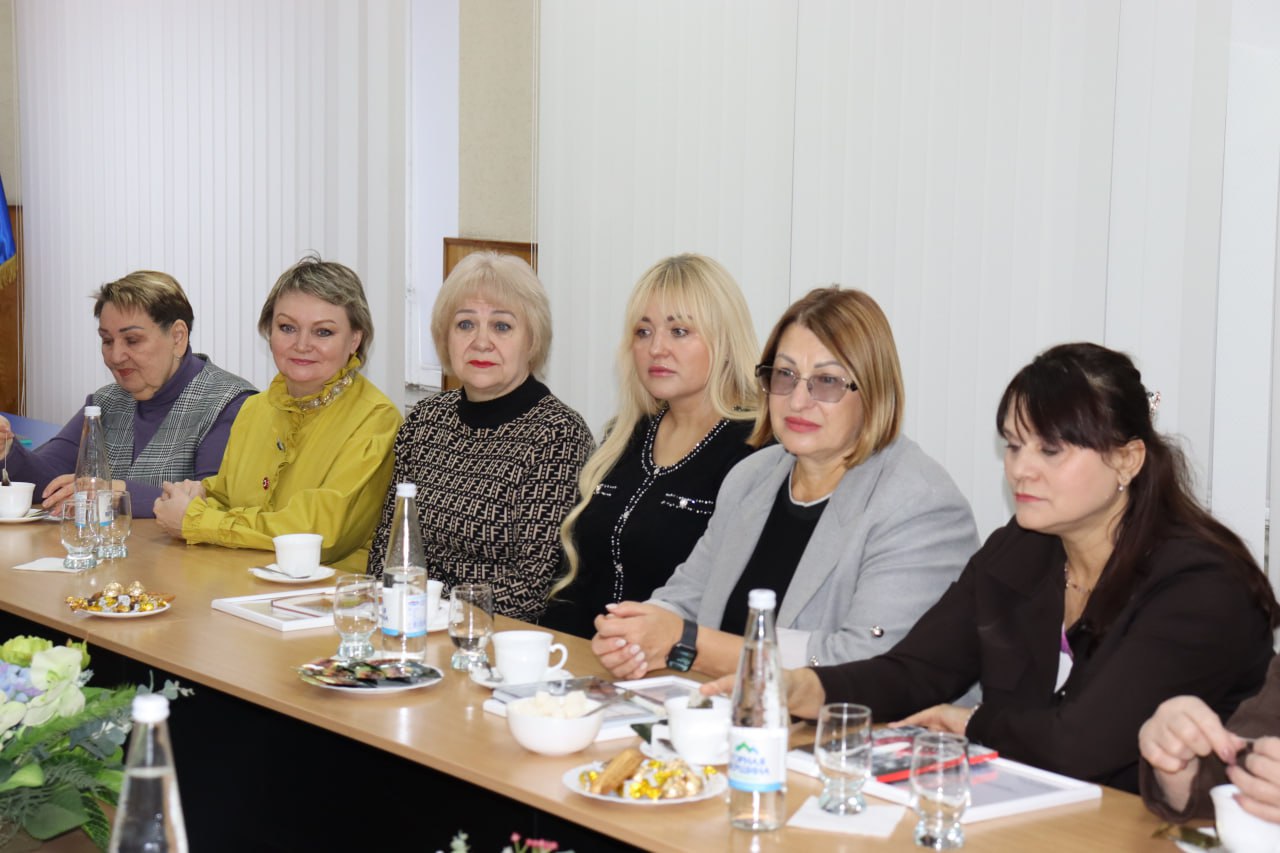 Наталия Жулинская: Начинаем неделю с самого главного — с людей, чьи сердца открыты для других Наталия Жулинская: Начинаем неделю с самого главного — с людей, чьи сердца открыты для других