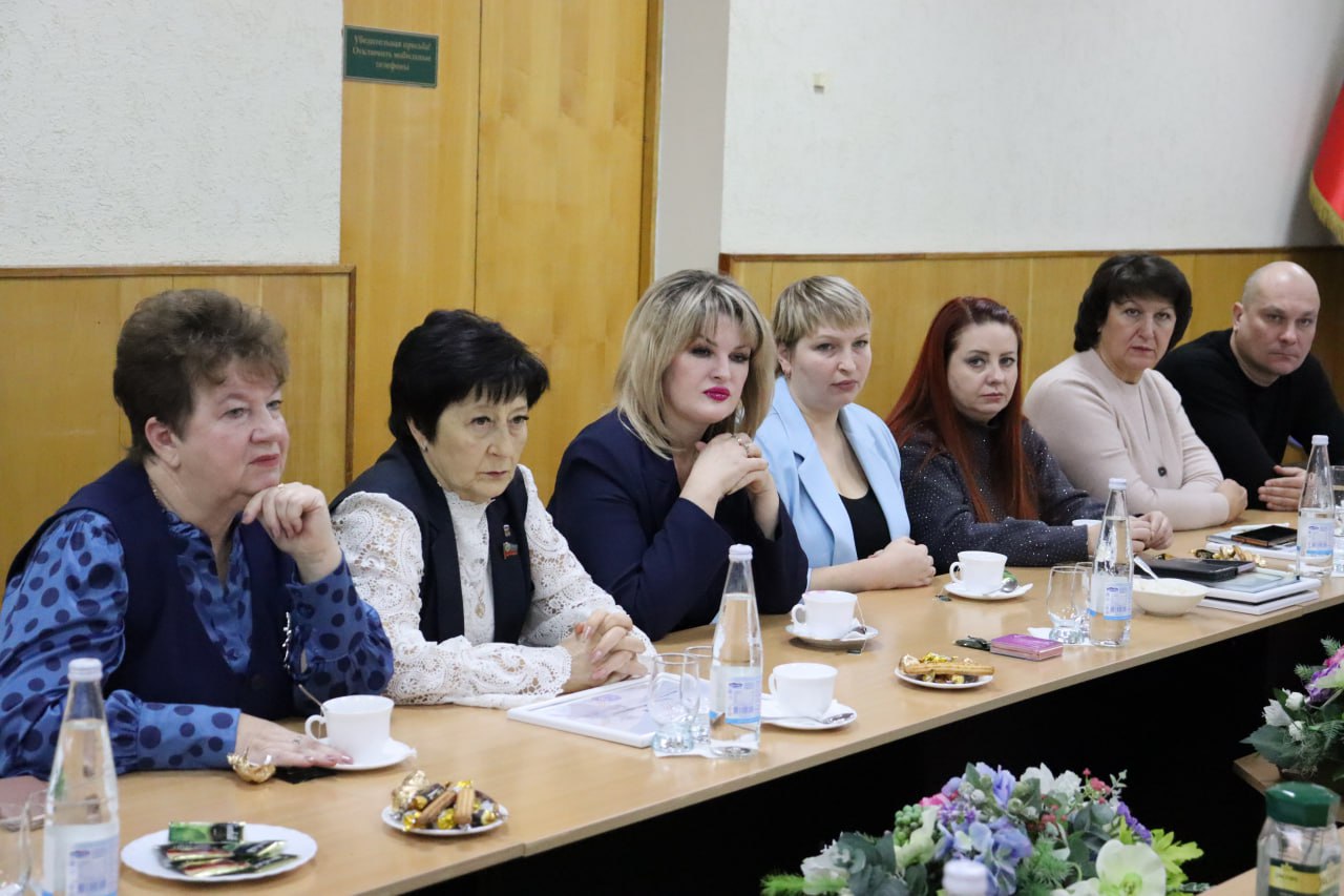 Наталия Жулинская: Начинаем неделю с самого главного — с людей, чьи сердца открыты для других Наталия Жулинская: Начинаем неделю с самого главного — с людей, чьи сердца открыты для других