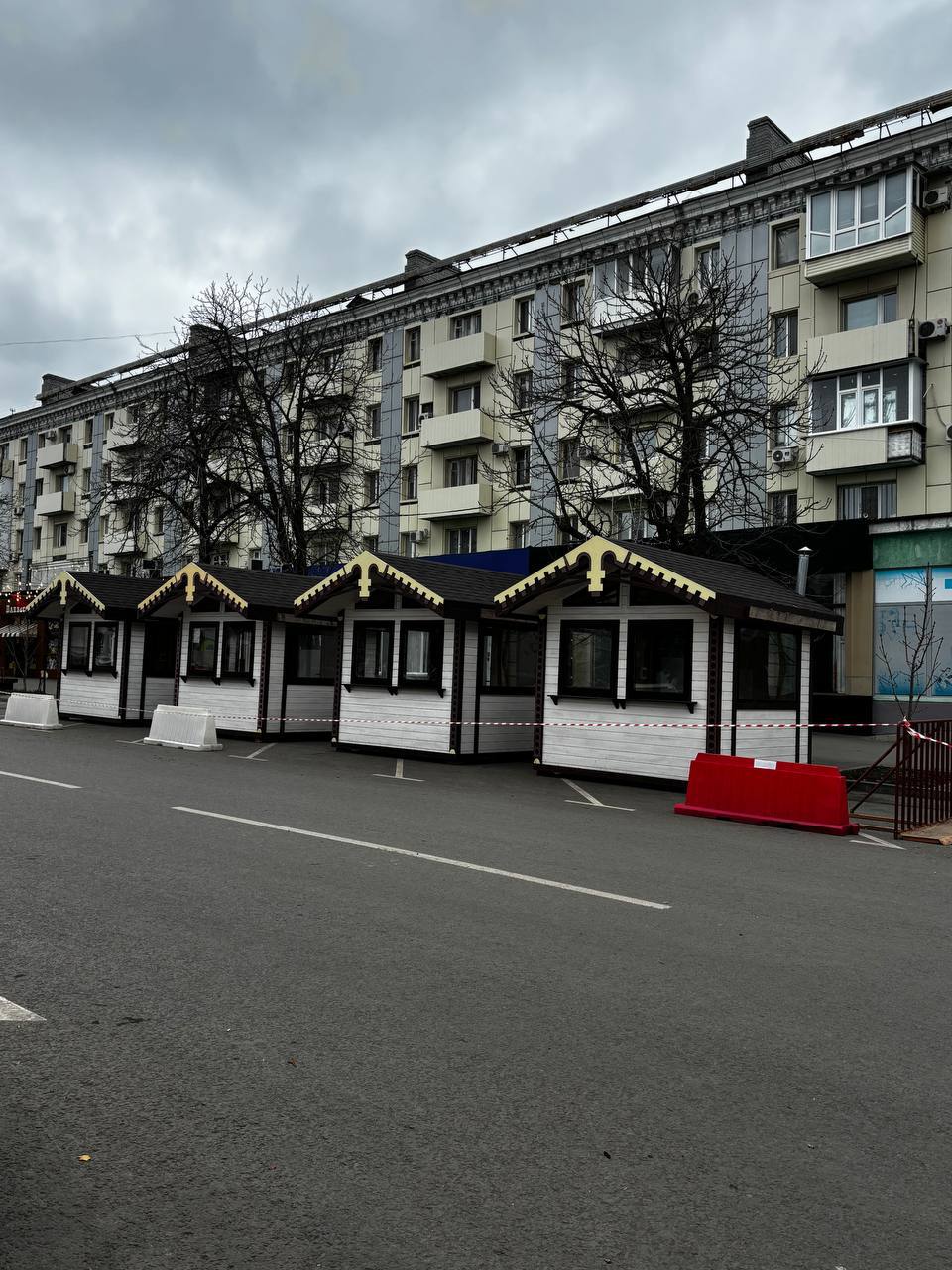 Главную ёлку Республики откроют 26 декабря Главную ёлку Республики откроют 26 декабря