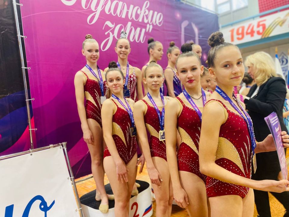 04–05.12.2025 в Луганске в 25-й раз прошёл традиционный открытый турнир по художественной гимнастике «Луганские зори», посвящённый памяти учредителя соревнований — Заслуженного тренера СССР Сенкевич Н.А 04–05.12.2025 в Луганске в 25-й раз прошёл традиционный открытый турнир по художественной гимнастике «Луганские зори», посвящённый памяти учредителя соревнований — Заслуженного тренера СССР Сенкевич Н.А