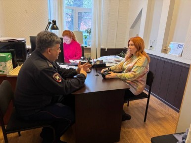 Начальник ОГИБДД ОМВД России "Свердловский" подполковник полиции Игорь Димов провел брифинг, посвященный причинам аварийности в зимний период