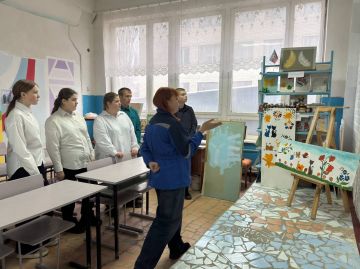 Ярмарка учебных рабочих мест прошла для выпускников Лутугинского муниципального округа