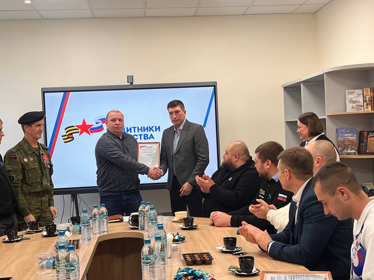 В преддверии Дня Героев Отечества в нашем Филиале Фонда «Защитники Отечества» прошел торжественный "Круглый стол" с ветеранами боевых действий В преддверии Дня Героев Отечества в нашем Филиале Фонда «Защитники Отечества» прошел торжественный "Круглый стол" с ветеранами боевых действий