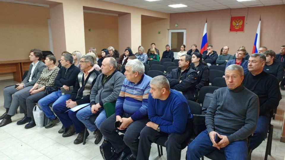 Виталий Коваленко: Сегодня провел еженедельное рабочее совещание с начальниками структурных подразделений администрации, руководителями предприятий, учреждений и организаций Беловодского муниципального округа, на котором... Виталий Коваленко: Сегодня провел еженедельное рабочее совещание с начальниками структурных подразделений администрации, руководителями предприятий, учреждений и организаций Беловодского муниципального округа, на котором...