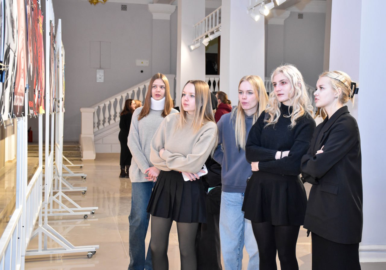 В ЛГАКИ им. М. Матусовского открылась выставка «Искусство против терроризма» В ЛГАКИ им. М. Матусовского открылась выставка «Искусство против терроризма»