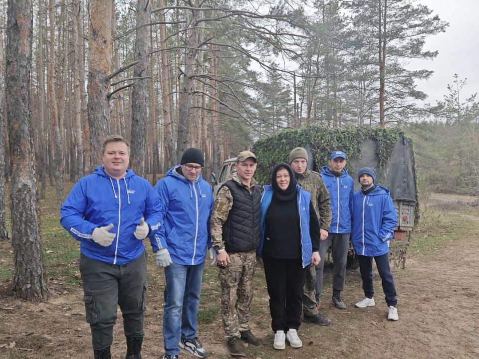 Сторонники «Единой России» совместно с активистами партии доставили гуманитарный груз на позиции участникам СВО Сторонники «Единой России» совместно с активистами партии доставили гуманитарный груз на позиции участникам СВО