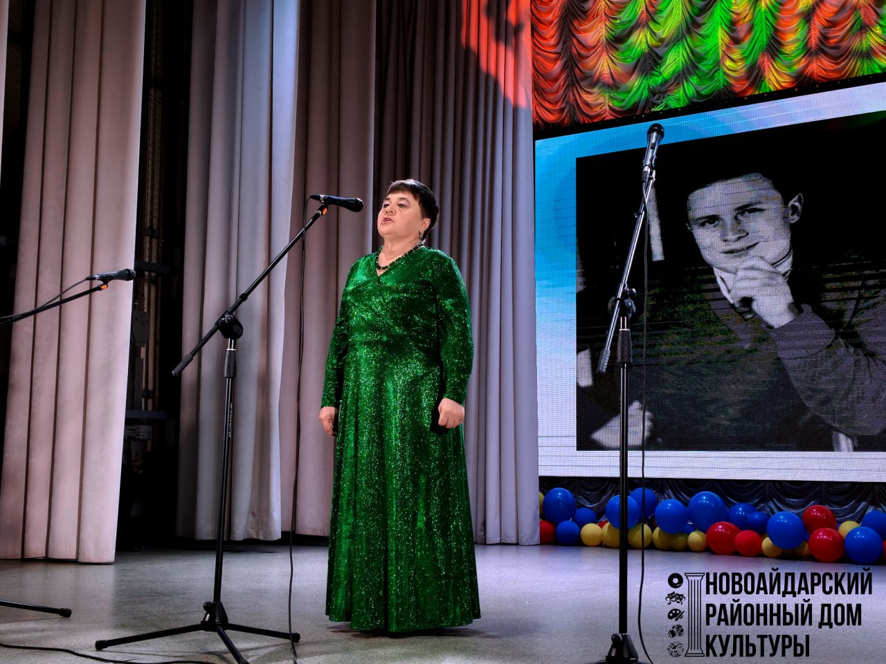 В Новоайдарском районном доме культуры отметили 120-летие Ивана Приблудного — великого поэта Безгиновских просторов В Новоайдарском районном доме культуры отметили 120-летие Ивана Приблудного — великого поэта Безгиновских просторов