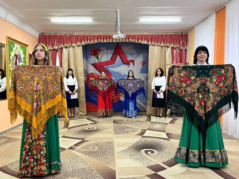 Краснолучские дошкольники поздравили Героев Отечества Краснолучские дошкольники поздравили Героев Отечества