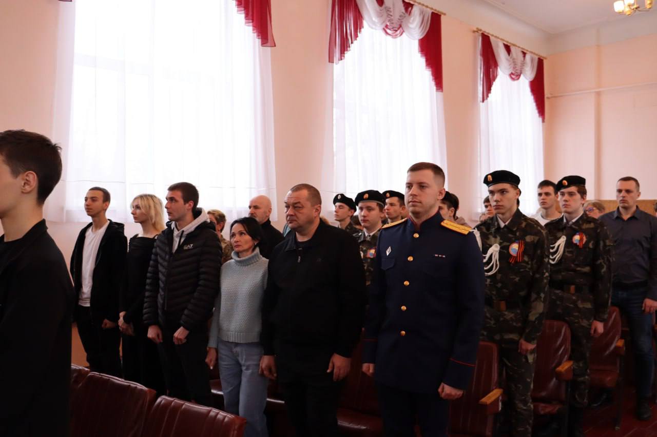 В День Героев Отечества следователи приняли участие в открытии «Парт Героев» в образовательных учреждениях В День Героев Отечества следователи приняли участие в открытии «Парт Героев» в образовательных учреждениях