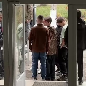 Народный фронт передал Луганскому техникуму-интернату новую зимнюю обувь