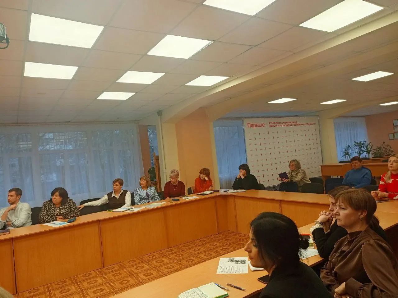 Педагоги Ясеновской гимназии им.Ю.В.Стеценко приняли участие в заседании регионального методического объединения учителей иностранного языка, которое проходило в формате очной встречи в рамках предстоящей региональной... Педагоги Ясеновской гимназии им.Ю.В.Стеценко приняли участие в заседании регионального методического объединения учителей иностранного языка, которое проходило в формате очной встречи в рамках предстоящей региональной...