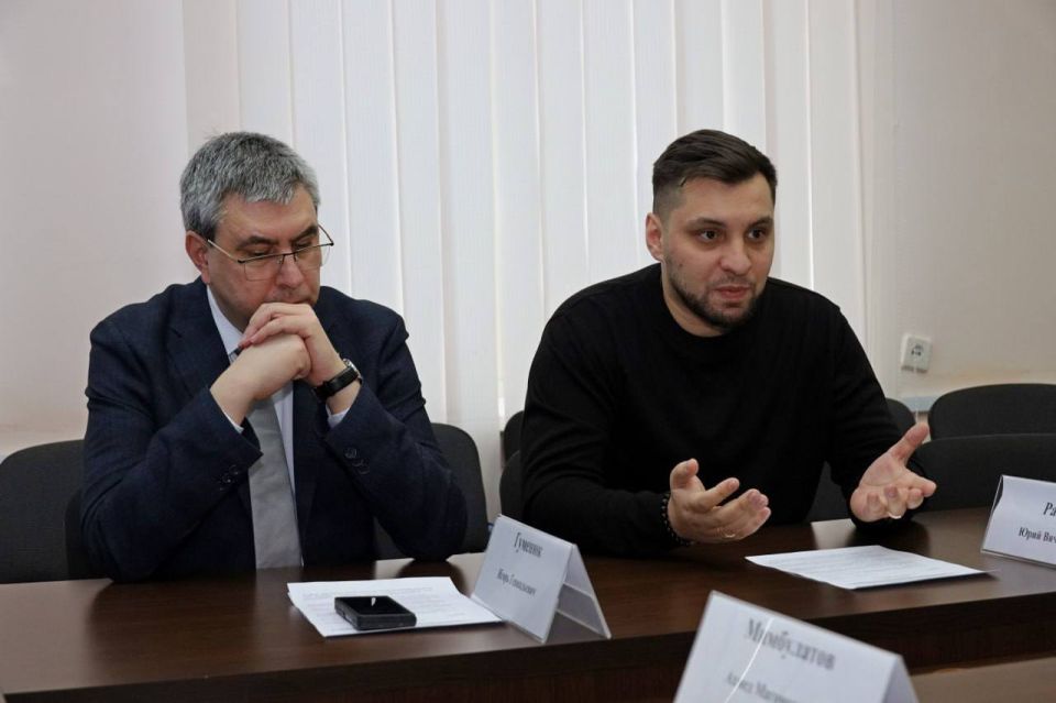 В НАРОДНОМ СОВЕТЕ ЛНР ОБСУДИЛИ РАБОТУ ПОЧТЫ ЛНР В НАРОДНОМ СОВЕТЕ ЛНР ОБСУДИЛИ РАБОТУ ПОЧТЫ ЛНР