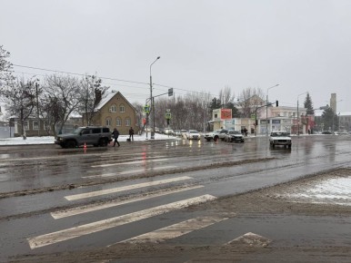 Есть такая народная примета: первый снег - к ДТП