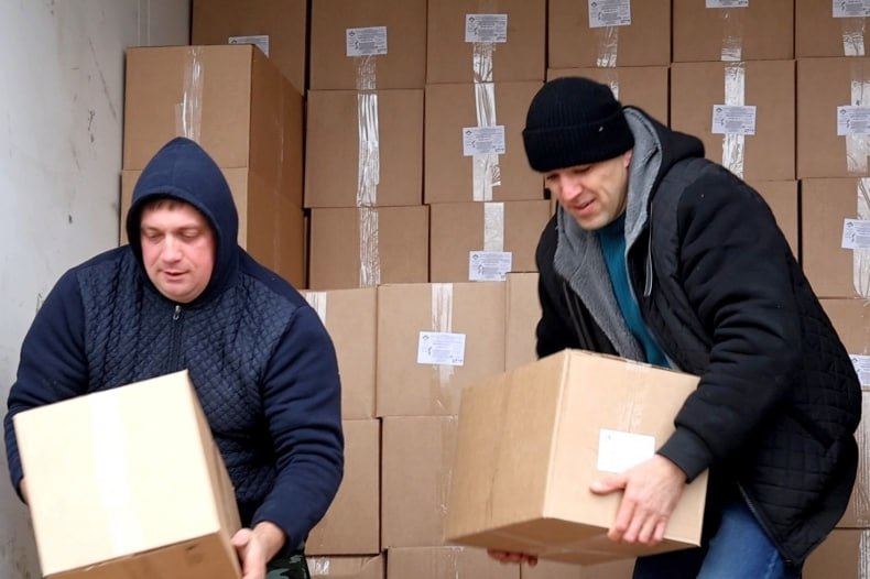 Шеф-регион Красноярский край доставил более 11300 новогодних подарков для детей Свердловского муниципального округа Шеф-регион Красноярский край доставил более 11300 новогодних подарков для детей Свердловского муниципального округа