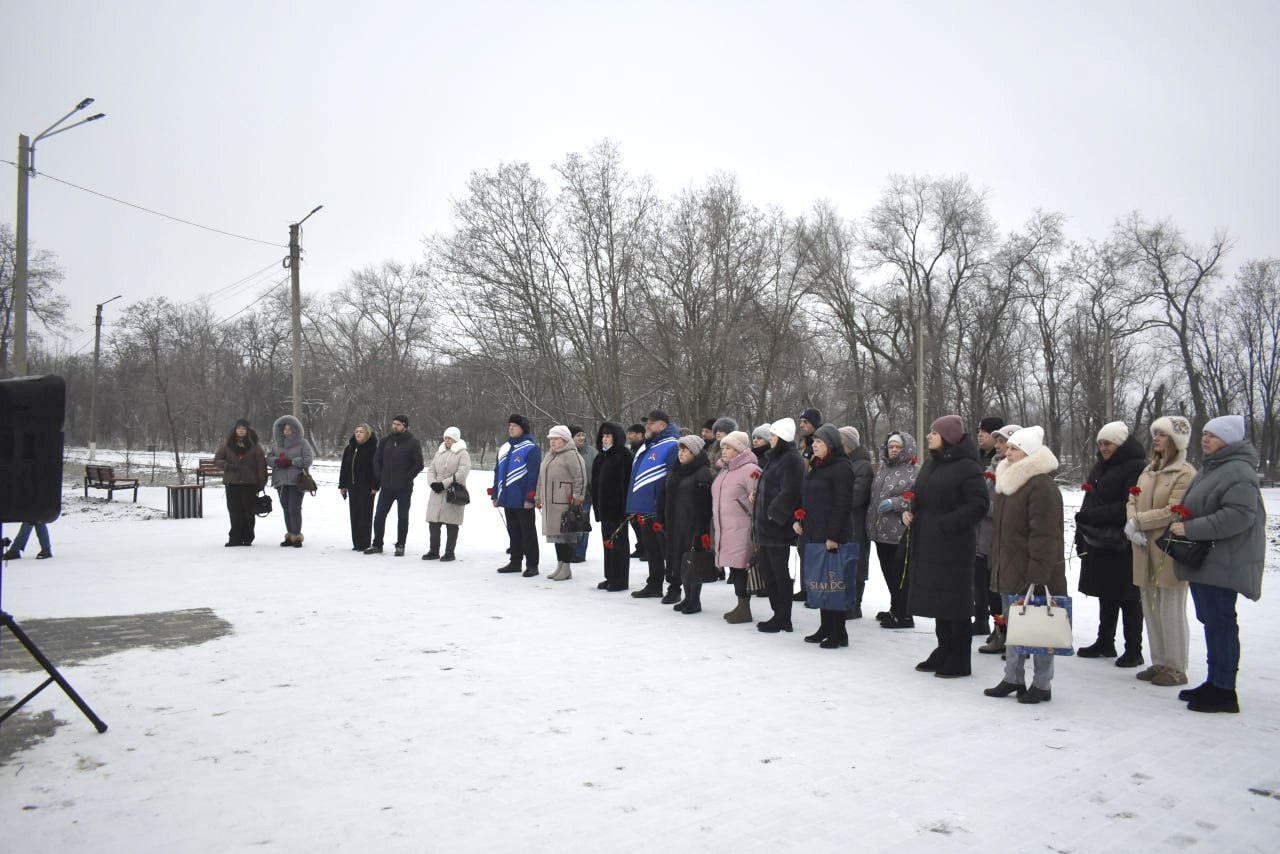 В Перевальске состоятся митинг ко Дню Героев Отечества В Перевальске состоятся митинг ко Дню Героев Отечества