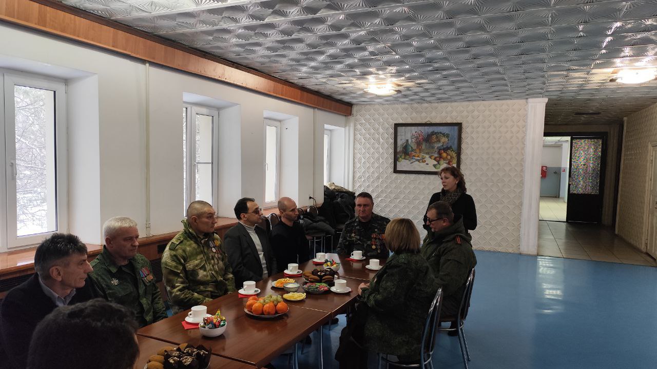 «Выбирай СВОё с вЕРой в себя»: круглый стол в честь Дня Героев Отечества прошёл на предприятии «ОДК-Сервис» «Луганск» «Выбирай СВОё с вЕРой в себя»: круглый стол в честь Дня Героев Отечества прошёл на предприятии «ОДК-Сервис» «Луганск»