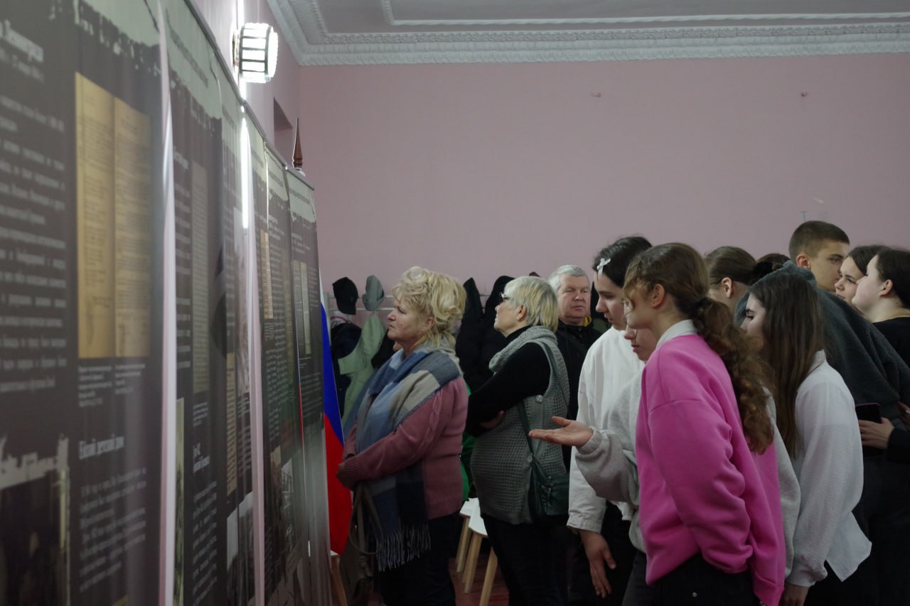 Сергей Крамаренко: В рамках проекта «Историческая память» партии «Единая Россия» совместно с Луганским региональным отделением «Поискового движения России» в Славяносербской центральной районной библиотеке продолжается цикл... Сергей Крамаренко: В рамках проекта «Историческая память» партии «Единая Россия» совместно с Луганским региональным отделением «Поискового движения России» в Славяносербской центральной районной библиотеке продолжается цикл...