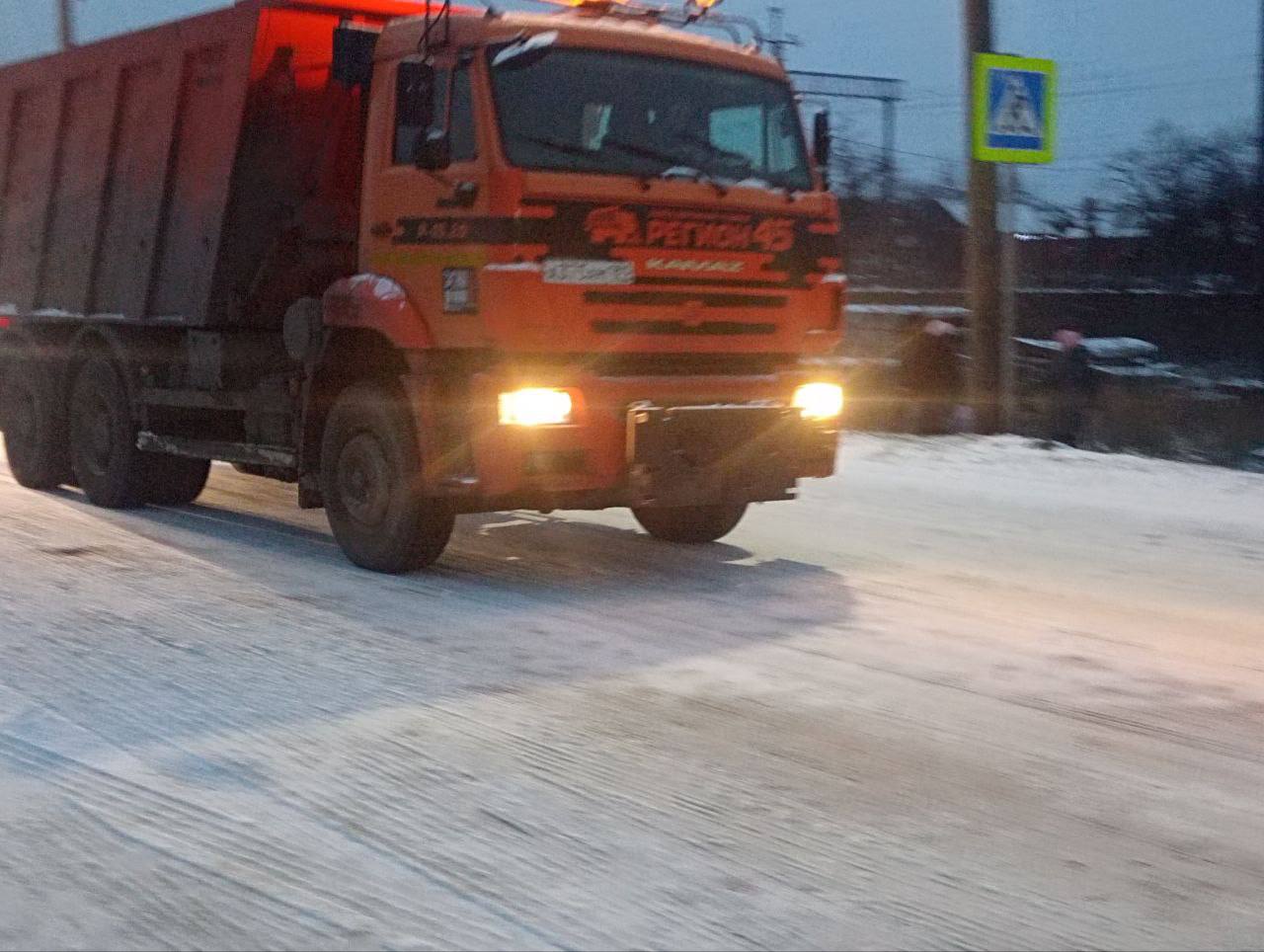 Андрей Рубанцов: Ровеньковские коммунальщики: сегодня посыпка дорог началась с самого утра! Андрей Рубанцов: Ровеньковские коммунальщики: сегодня посыпка дорог началась с самого утра!