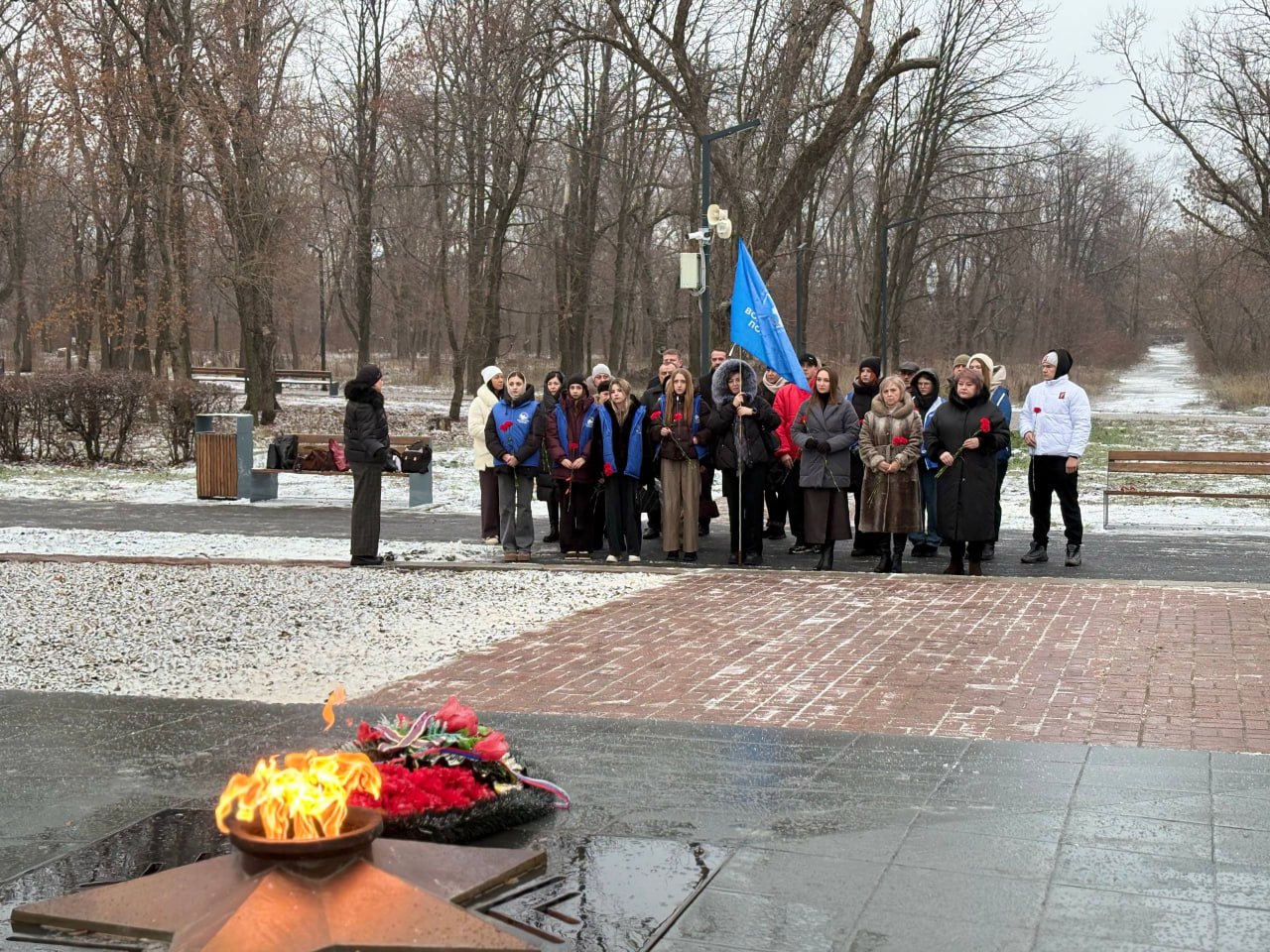 В Красном Луче почтили память Героев Отечества В Красном Луче почтили память Героев Отечества