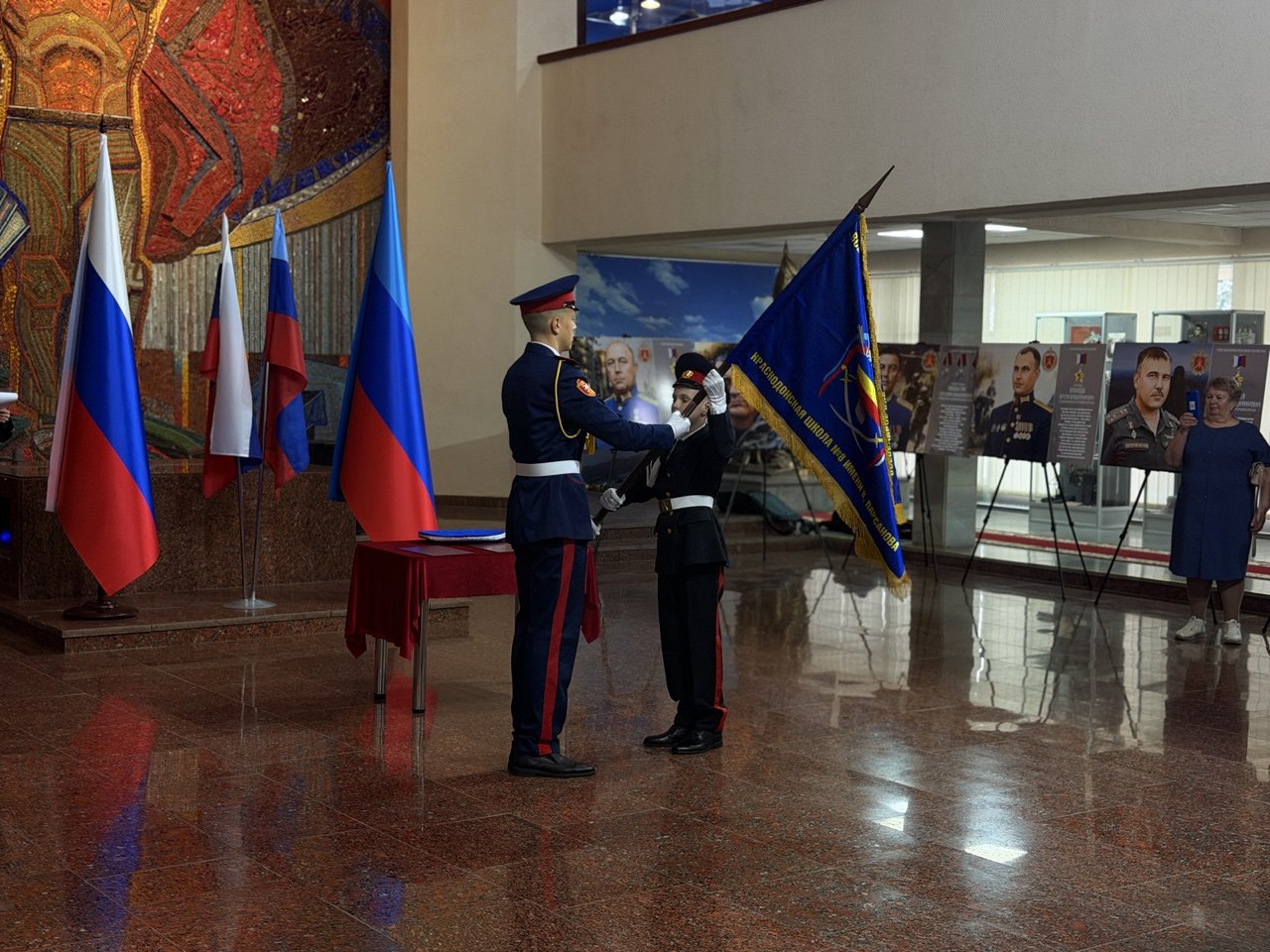Сергей Козенко: Принял участие в торжественной церемонии принятия присяги учащимися Краснодонской средней школы № 8 им. Виталия Парсанова, которая прошла в Краснодонском музее «Молодая гвардия» Сергей Козенко: Принял участие в торжественной церемонии принятия присяги учащимися Краснодонской средней школы № 8 им. Виталия Парсанова, которая прошла в Краснодонском музее «Молодая гвардия»