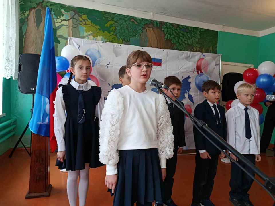 В Новоайдаре открыли две Парты Героев в честь защитников Родины В Новоайдаре открыли две Парты Героев в честь защитников Родины