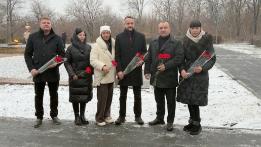 Вечная память павшим и низкий поклон живым! Героизм — это не только подвиг на поле боя, но и ежедневная верность долгу, профессионализм, стойкость и любовь к своему народу