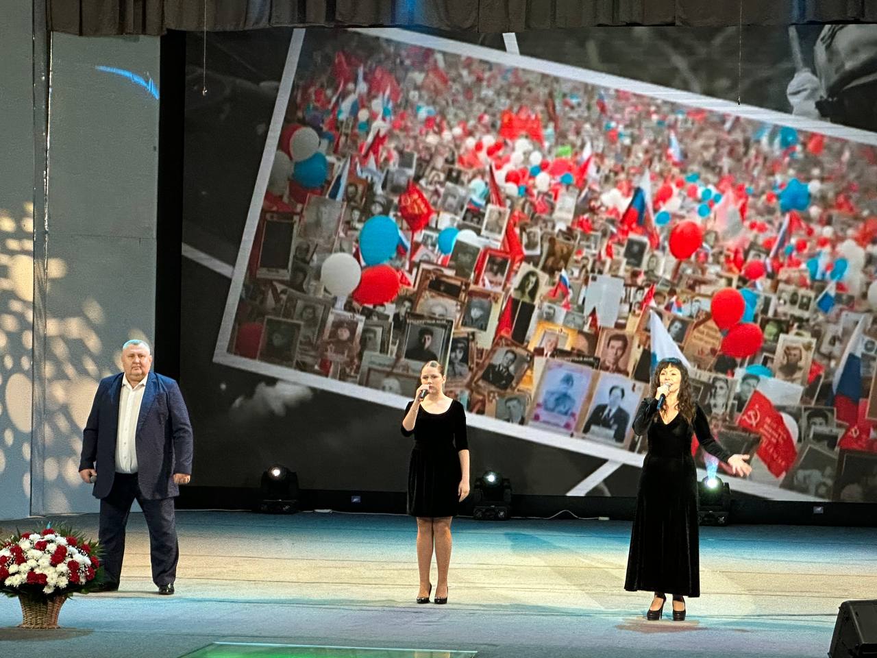 Андрей Рубанцов: Слава Героям Отечества! Ровеньки «склоняют головы» в их честь… Андрей Рубанцов: Слава Героям Отечества! Ровеньки «склоняют головы» в их честь…