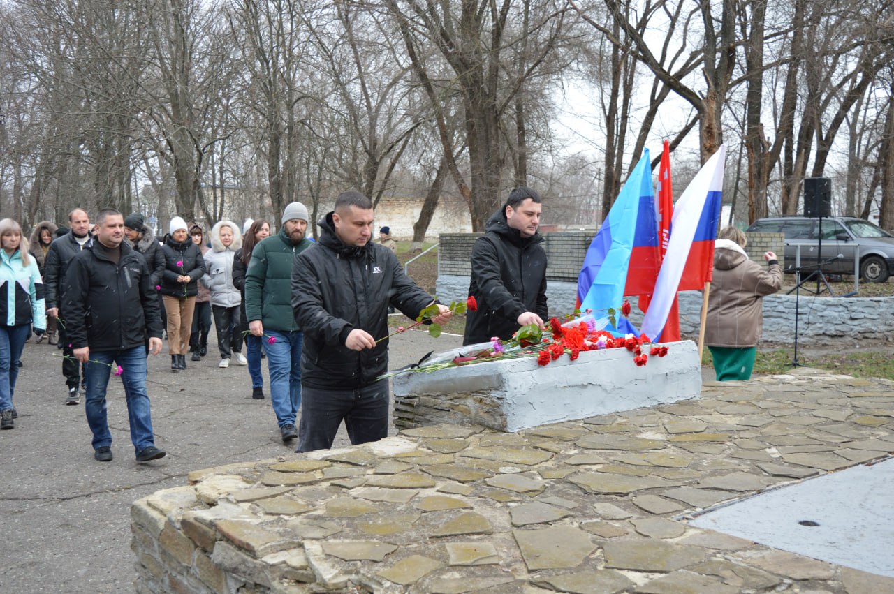 9 декабря в Белокуракинском муниципальном округе состоялся торжественный митинг, посвящённый Дню Героев Отечества 9 декабря в Белокуракинском муниципальном округе состоялся торжественный митинг, посвящённый Дню Героев Отечества