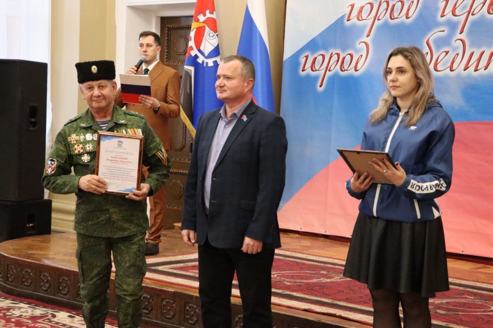 В ДК состоялось мероприятие, посвящённое Дню Героев Отечества «Герои нашего времени!» В ДК состоялось мероприятие, посвящённое Дню Героев Отечества «Герои нашего времени!»