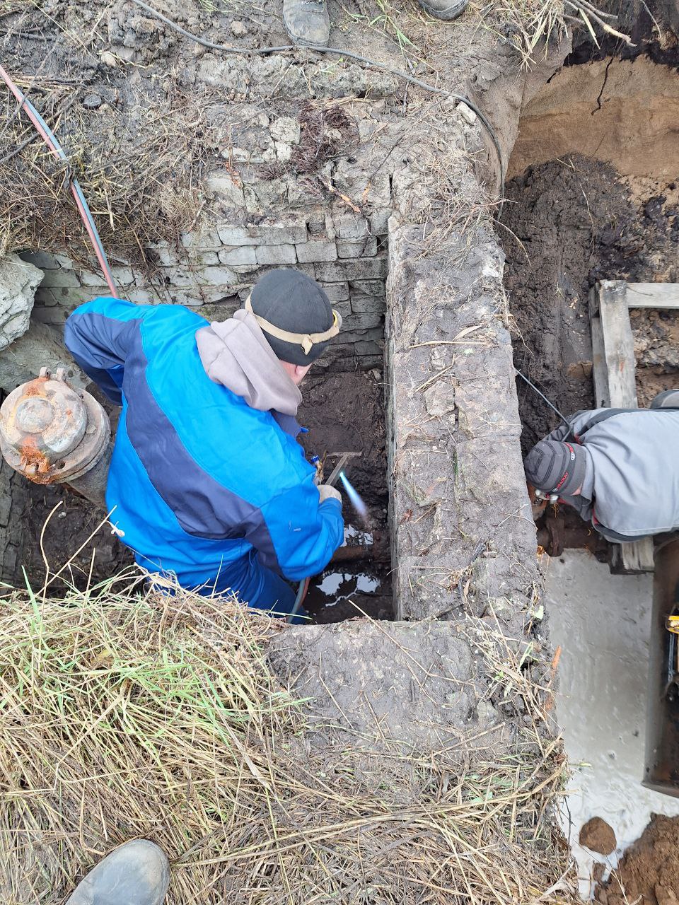 Сотрудники МУП «ПУ ВКХ города Рубежное» ликвидировали аварию Сотрудники МУП «ПУ ВКХ города Рубежное» ликвидировали аварию