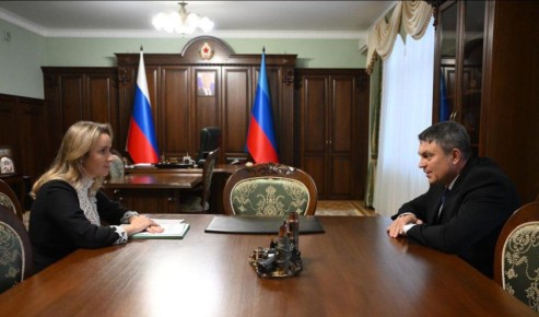Леонид Пасечник: Встретился с Уполномоченным при Президенте Российской Федерации по правам ребенка Марией Львовой-Беловой, которая посетила республику с рабочей поездкой
