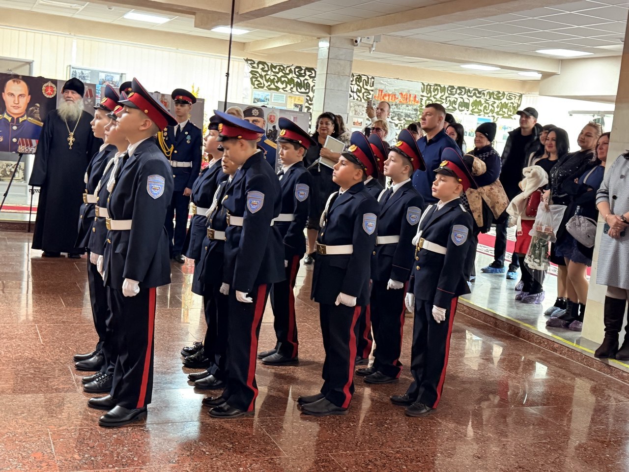 Сергей Козенко: Принял участие в торжественной церемонии принятия присяги учащимися Краснодонской средней школы № 8 им. Виталия Парсанова, которая прошла в Краснодонском музее «Молодая гвардия» Сергей Козенко: Принял участие в торжественной церемонии принятия присяги учащимися Краснодонской средней школы № 8 им. Виталия Парсанова, которая прошла в Краснодонском музее «Молодая гвардия»