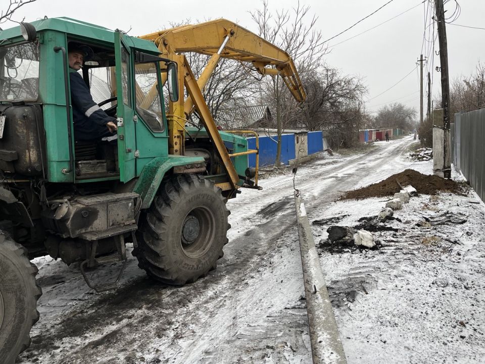 В пгт. Софиевский ведутся плановые работы по модернизации электросетей В пгт. Софиевский ведутся плановые работы по модернизации электросетей