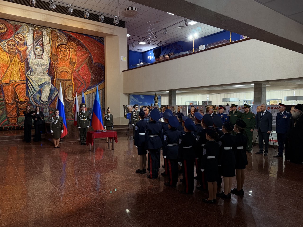 Сергей Козенко: Принял участие в торжественной церемонии принятия присяги учащимися Краснодонской средней школы № 8 им. Виталия Парсанова, которая прошла в Краснодонском музее «Молодая гвардия» Сергей Козенко: Принял участие в торжественной церемонии принятия присяги учащимися Краснодонской средней школы № 8 им. Виталия Парсанова, которая прошла в Краснодонском музее «Молодая гвардия»