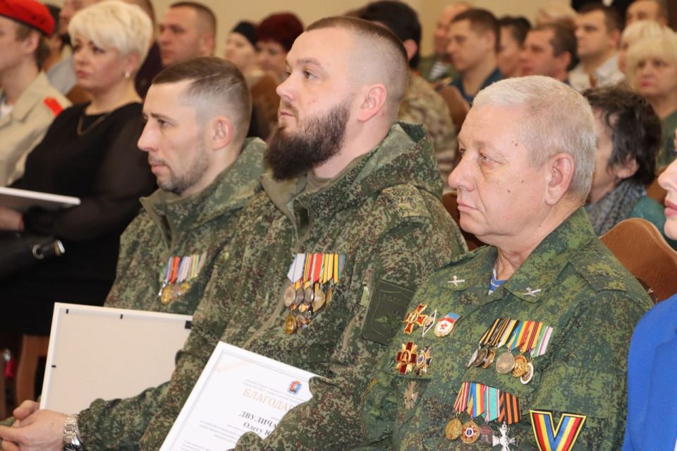 Наталия Жулинская: Стаханов — город героев и победителей Наталия Жулинская: Стаханов — город героев и победителей