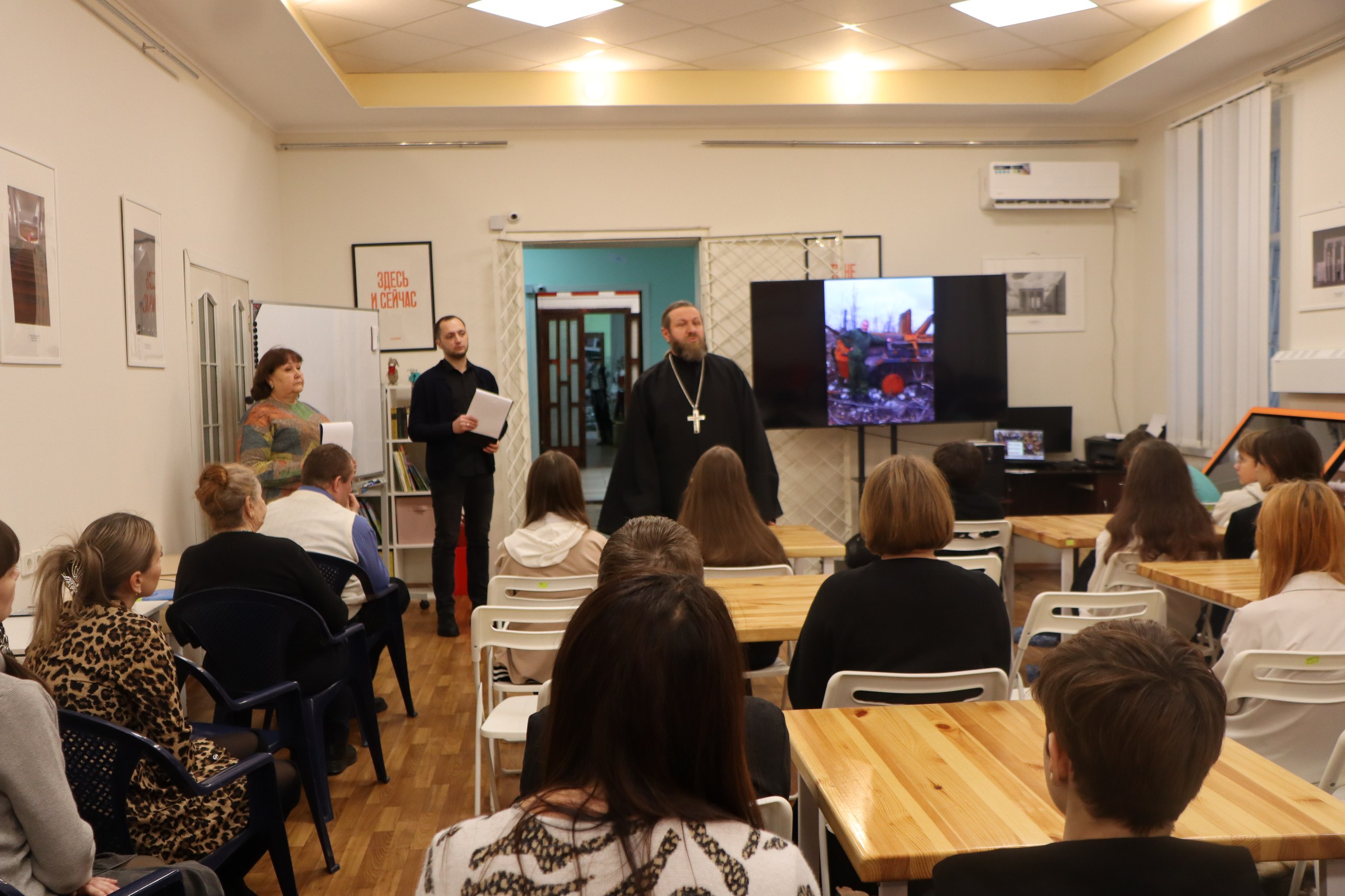 9 декабря, в День Героев Отечества, с благодарностью вспоминают героев, которые в разные времена защищали свою Родину 9 декабря, в День Героев Отечества, с благодарностью вспоминают героев, которые в разные времена защищали свою Родину