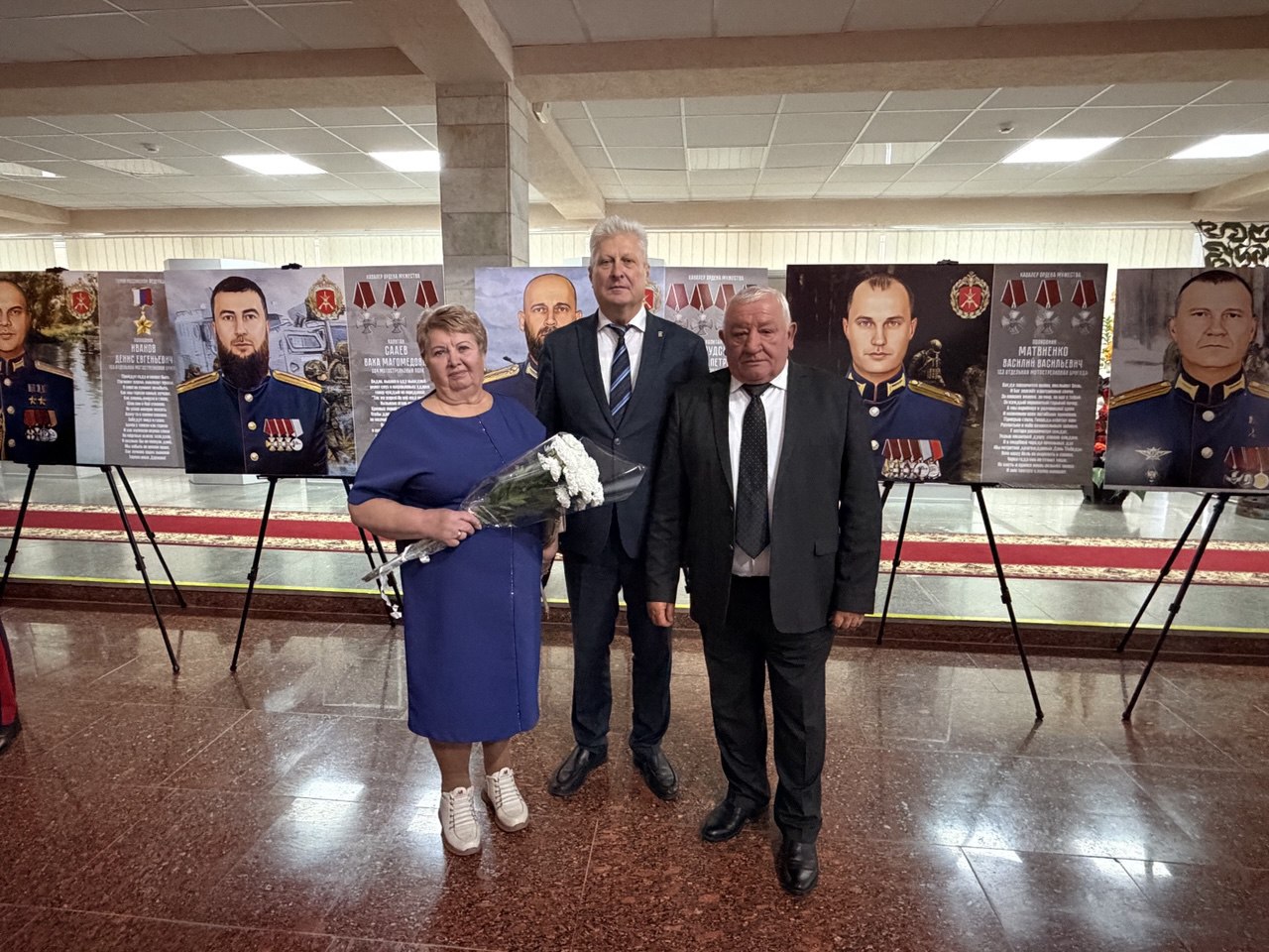 Сергей Козенко: Принял участие в торжественной церемонии принятия присяги учащимися Краснодонской средней школы № 8 им. Виталия Парсанова, которая прошла в Краснодонском музее «Молодая гвардия» Сергей Козенко: Принял участие в торжественной церемонии принятия присяги учащимися Краснодонской средней школы № 8 им. Виталия Парсанова, которая прошла в Краснодонском музее «Молодая гвардия»