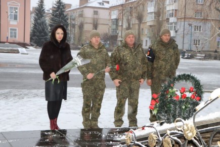 Евгений Бондарь: В Лутугинском округе почтили память Героев Отечества