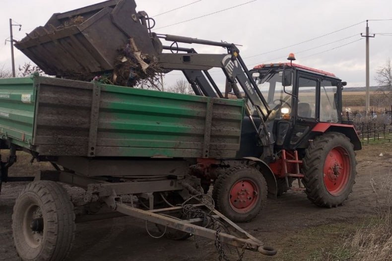 В преддверии Дня Героев Отечества МУП «Экосервис» провело работы по наведению порядка на одном из кладбищ, где захоронены участники СВО В преддверии Дня Героев Отечества МУП «Экосервис» провело работы по наведению порядка на одном из кладбищ, где захоронены участники СВО